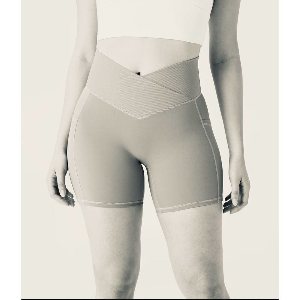 🌸 Aerie Offline Light Blue Crossover Front Shorts Size Small